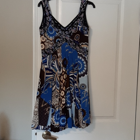 Dress - Picture 1 of 4